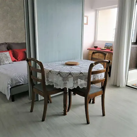 Bel Avec Loggia Et Balcon Vue Sur A - Ref 874 Apartament